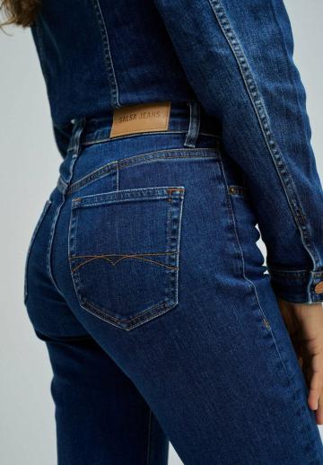 Прямые джинсы