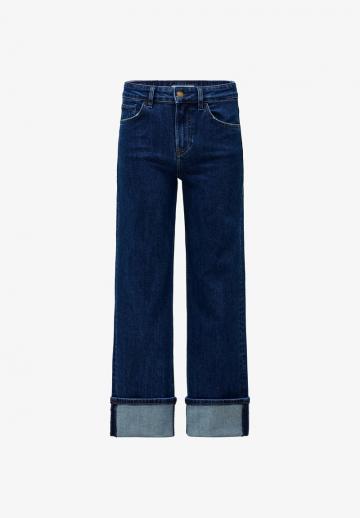 Прямые джинсы