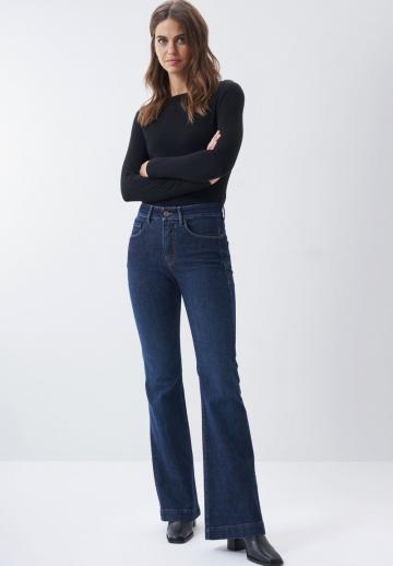 Клешеные джинсы