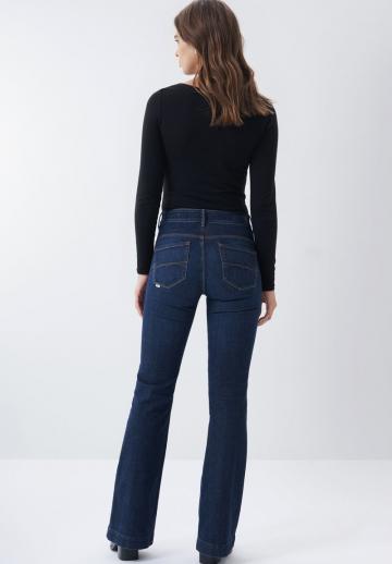 Клешеные джинсы