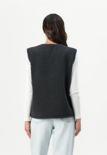 Пуховой жилет