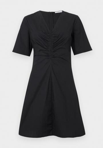 Короткое платье