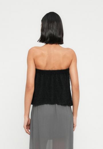 Топ без бретелек