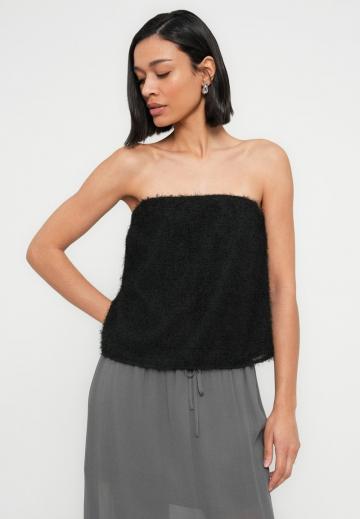 Топ без бретелек