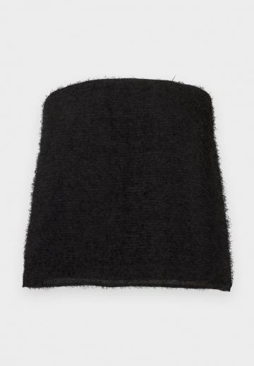 Топ без бретелек