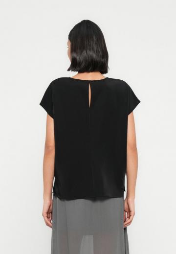 Атласная блузка