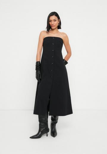 Платье без бретелек