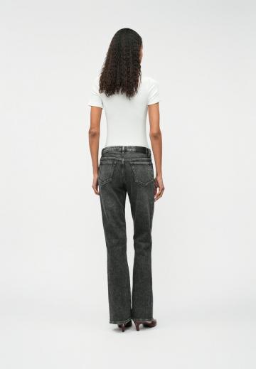 Клешеные джинсы