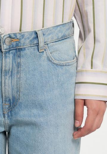 Прямые джинсы