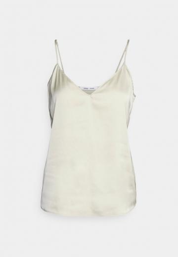 Топ на бретельках