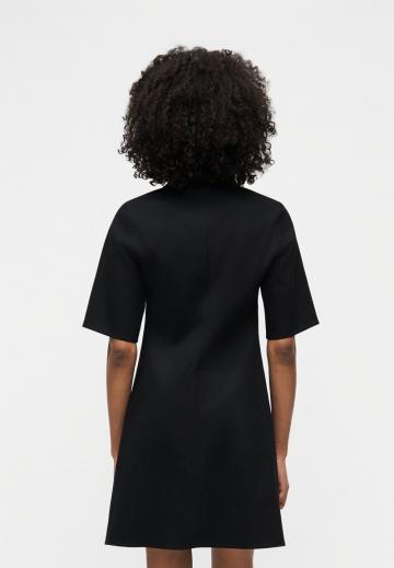 Короткое платье