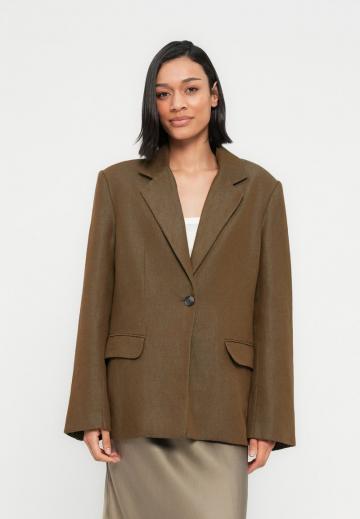 Длинный блейзер