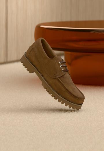 Ботинки на шнуровке