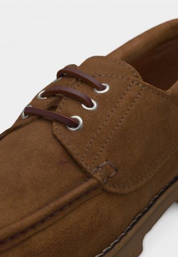 Ботинки на шнуровке