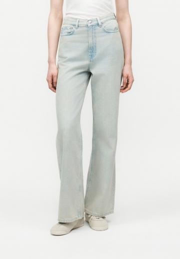 Свободные джинсы