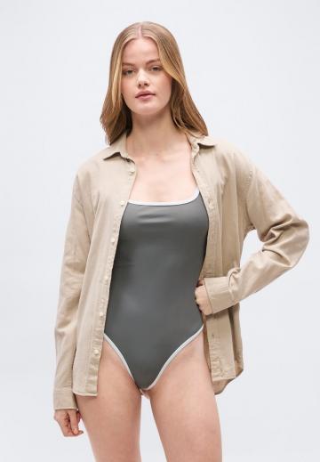 Слитный купальник