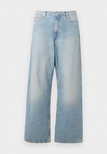 Свободные джинсы