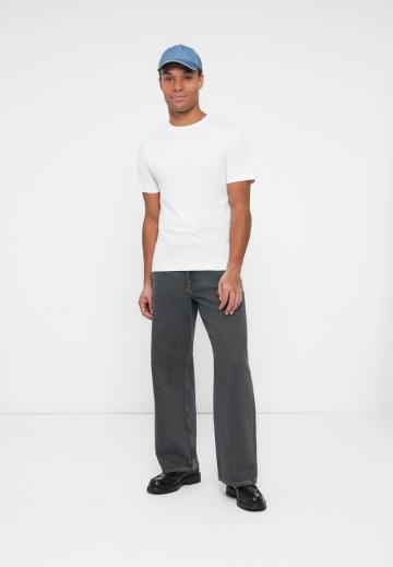 Свободные джинсы