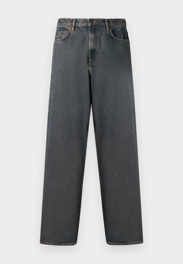 Свободные джинсы
