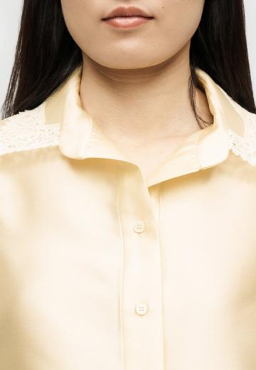 Атласная блузка