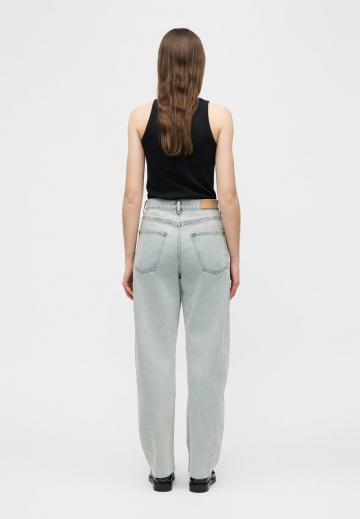 Джинсы бойфренда