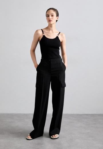 Топ на бретельках