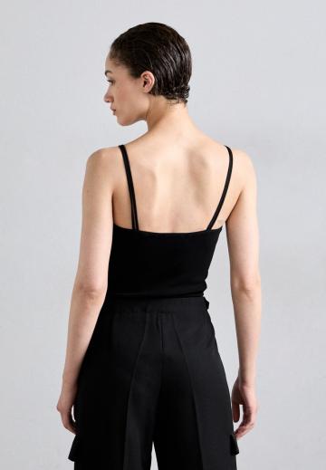 Топ на бретельках