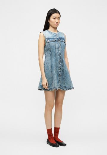 Джинсовый комбинезон