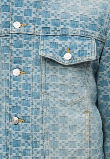 Джинсовая куртка