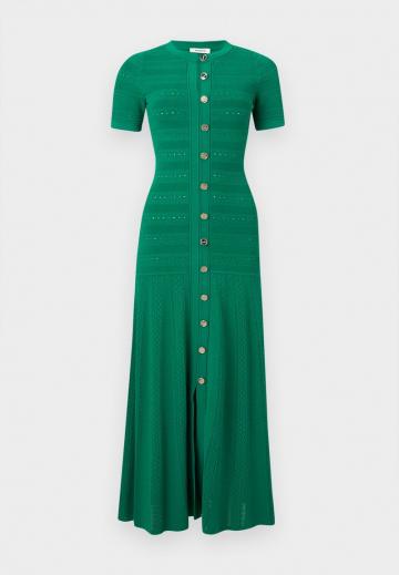 Вязаное платье