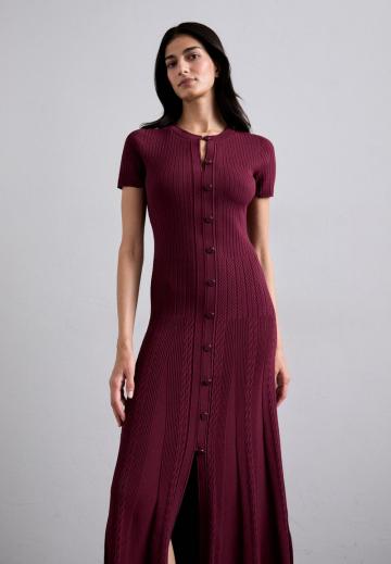 Вязаное платье