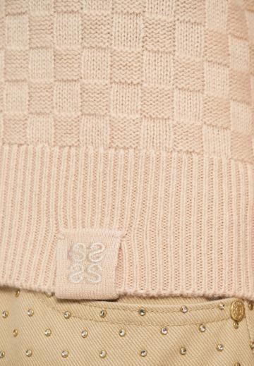 Пуловер с вырезом V