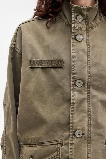 Блейзер с накладными карманами