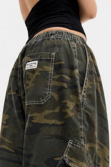 Юбка с накладными карманами