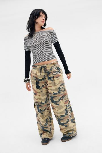 Брюки с накладными карманами