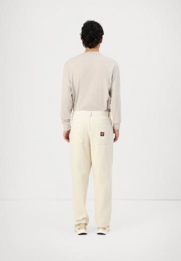 Свободные джинсы