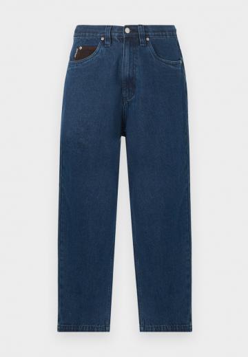 Свободные джинсы