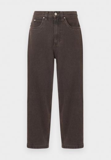 Свободные джинсы