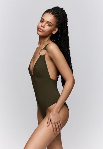 Слитный купальник