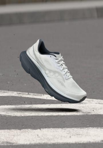 Беговые кроссовки