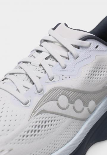 Беговые кроссовки