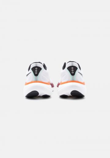 Беговые кроссовки