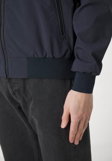 Куртка бомбер