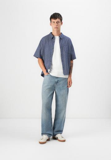 Свободные джинсы