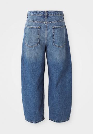 Свободные джинсы