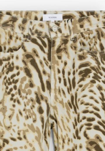 Прямые джинсы