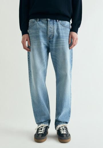 Прямые джинсы