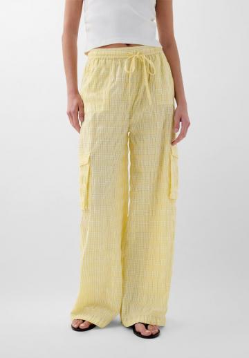 Брюки с накладными карманами