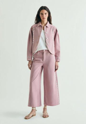 Короткие джинсы