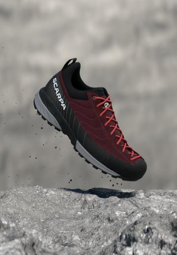 Походные ботинки